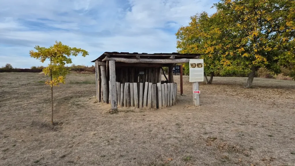 Obetná jama v Archeoskanzene v Nižnej Myšli